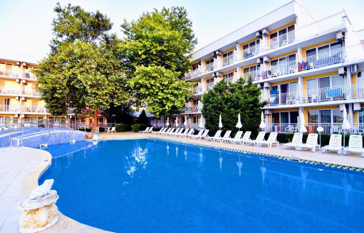 Kaliopa Hotel-Kompleks bazena.jpg