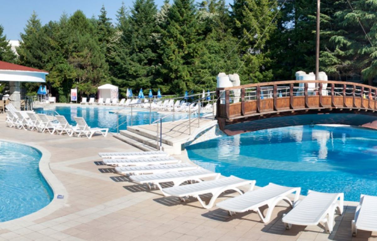 Hotel Magnolia-Kompleks bazena.jpg