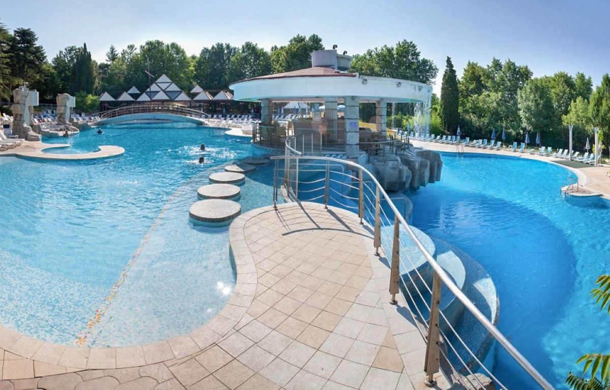 Magnolia Hotel-Bazen.jpg