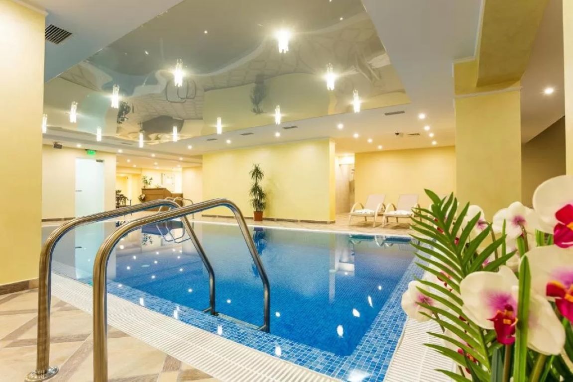 Hotel Rena-Unutrasnji bazen.jpg