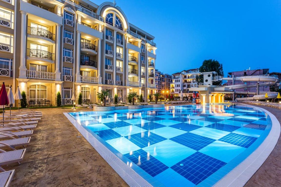 Rena Hotel-Bazen.jpg