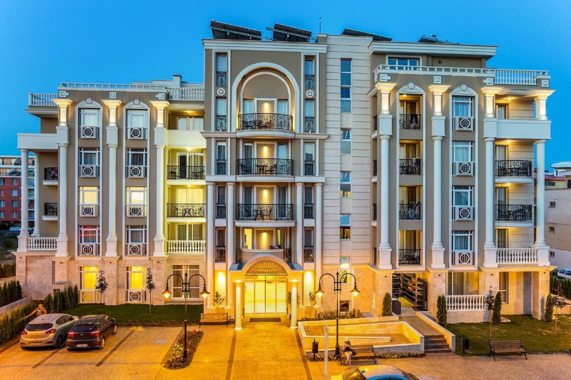 Rena Hotel-Hotel spolja.jpg