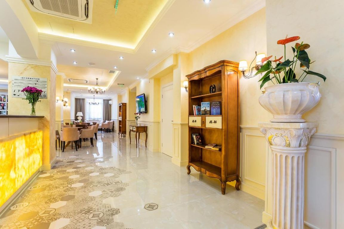 Rena Hotel-Recepcija.jpg