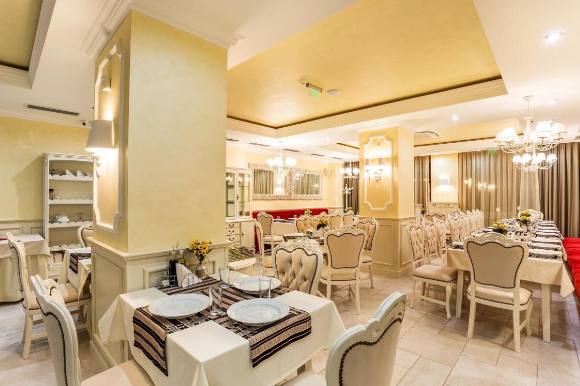Rena Hotel-Restoran.jpg