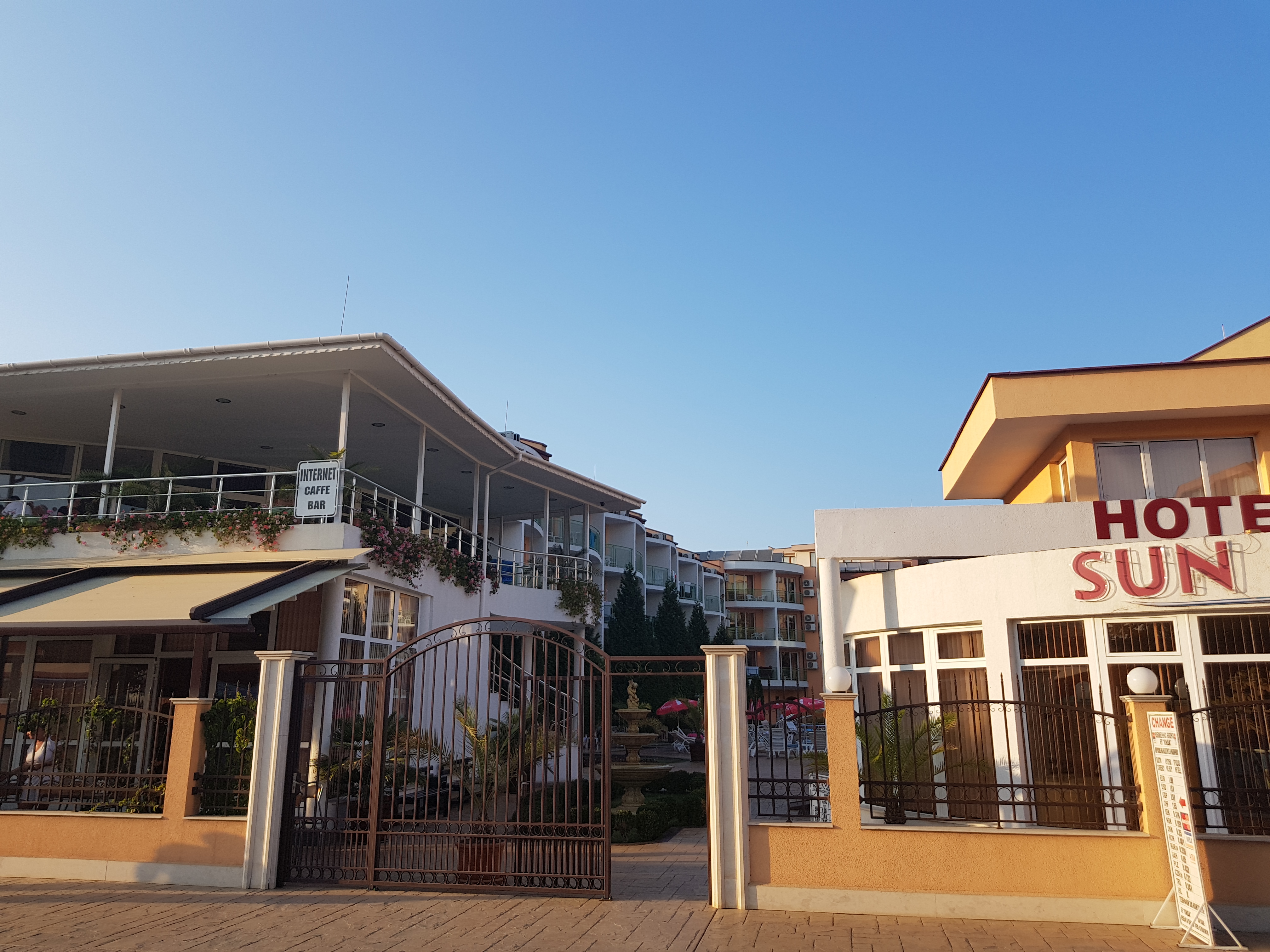 Sun City-Ulaz u hotel.jpg