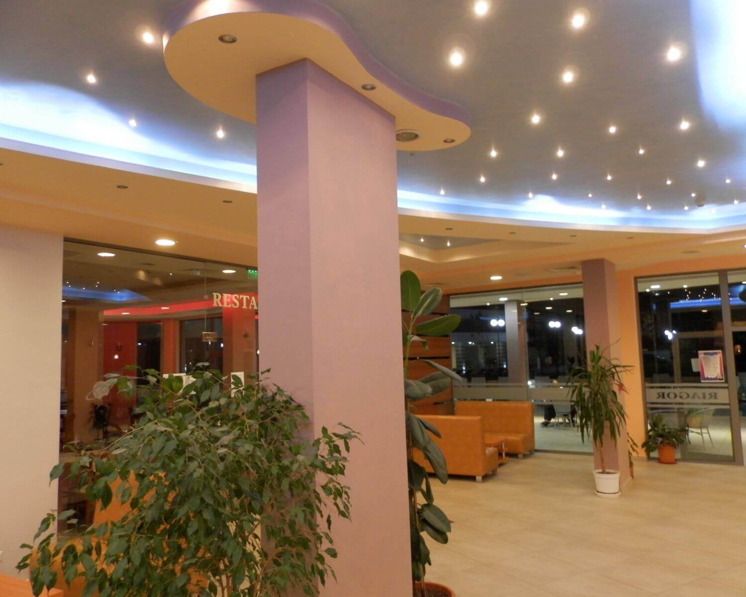 Hotel Riagor-Lobby.jpg