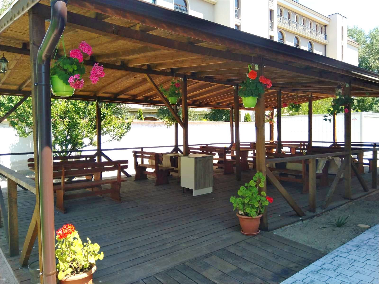 Sani Hotel-Terasa restorana.jpg