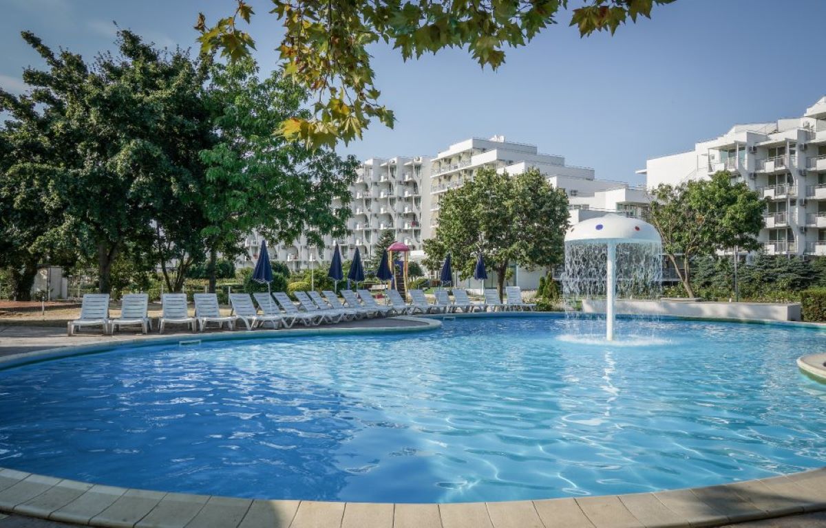 Sandy Beach Hotel-Bazen.jpg