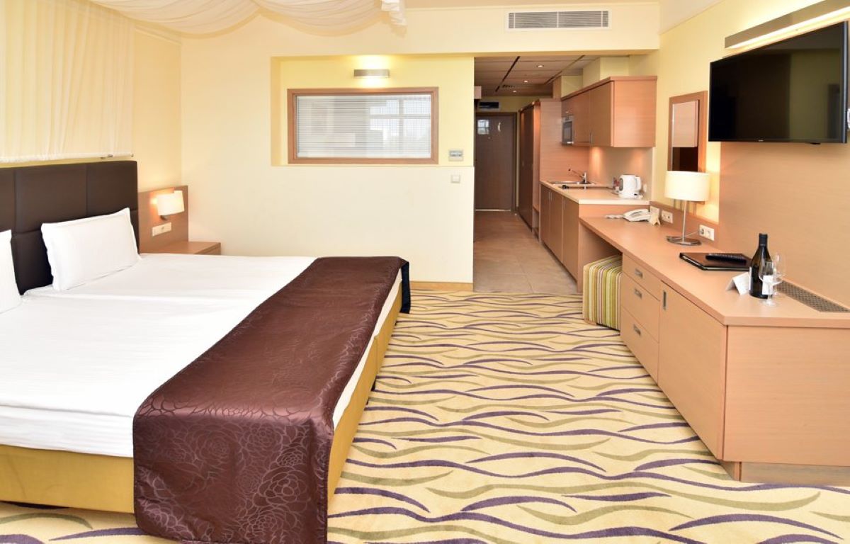 Flamingo Grand Hotel-Corner suite.jpg