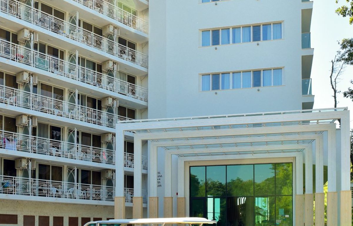 Gergana Hotel-Ulaz u hotel.jpg