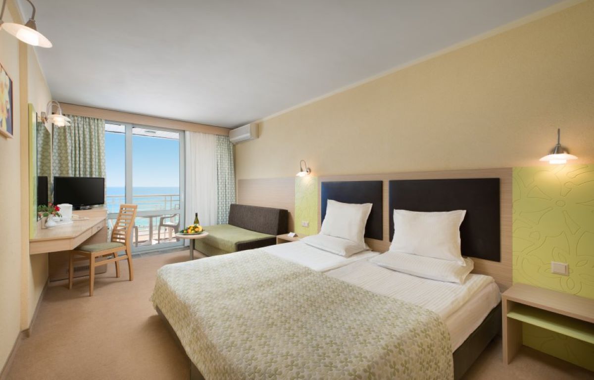 Hotel Gergana-Standardna soba pogled more.jpg