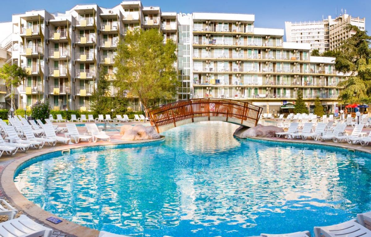 Hotel Laguna Garden-Bazen.jpg