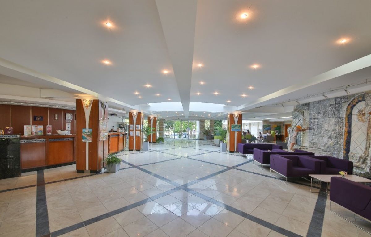 Laguna Garden Hotel-Lobby i recepcija.jpg