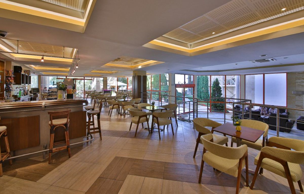 Hotel Kaliakra-Lobby bar.jpg