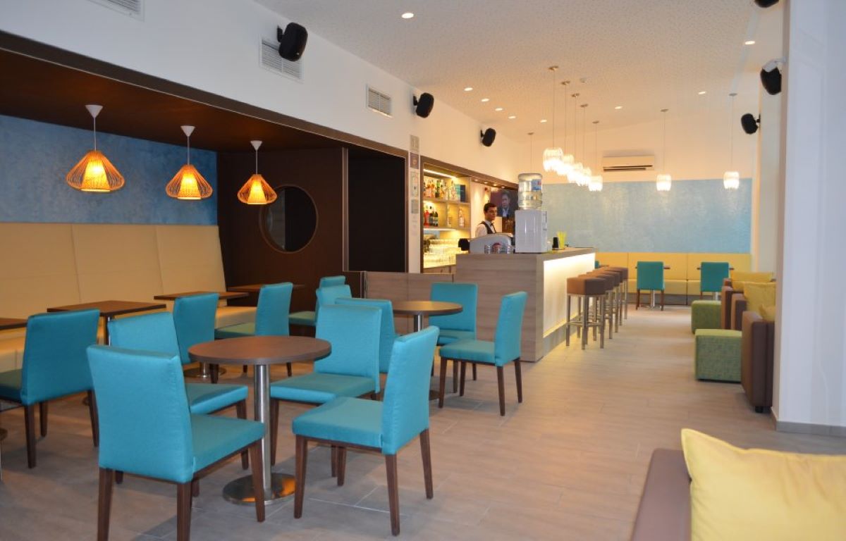 Hotel Ralitsa Aqua Club-Lobby bar.jpg