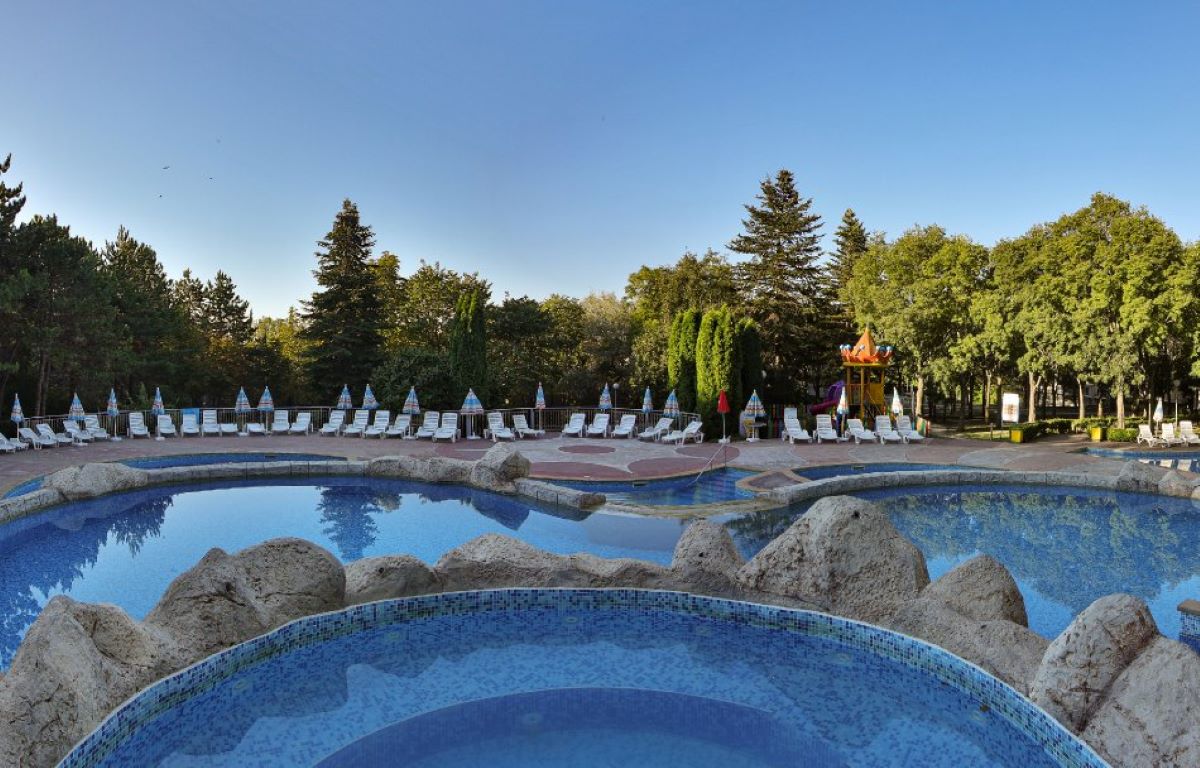Calimera Ralitsa Superior Hotel-Kompleks bazena.jpg