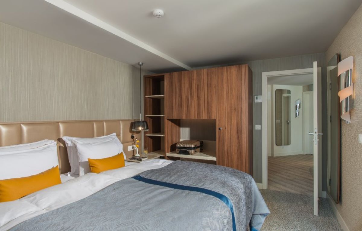 Maritim Hotel Amelia-Deluxe apartman.jpg