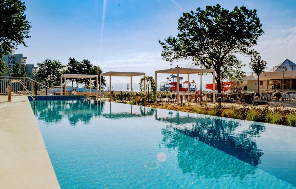 Hotel Maritim Paradise Blue-Bazen.jpg