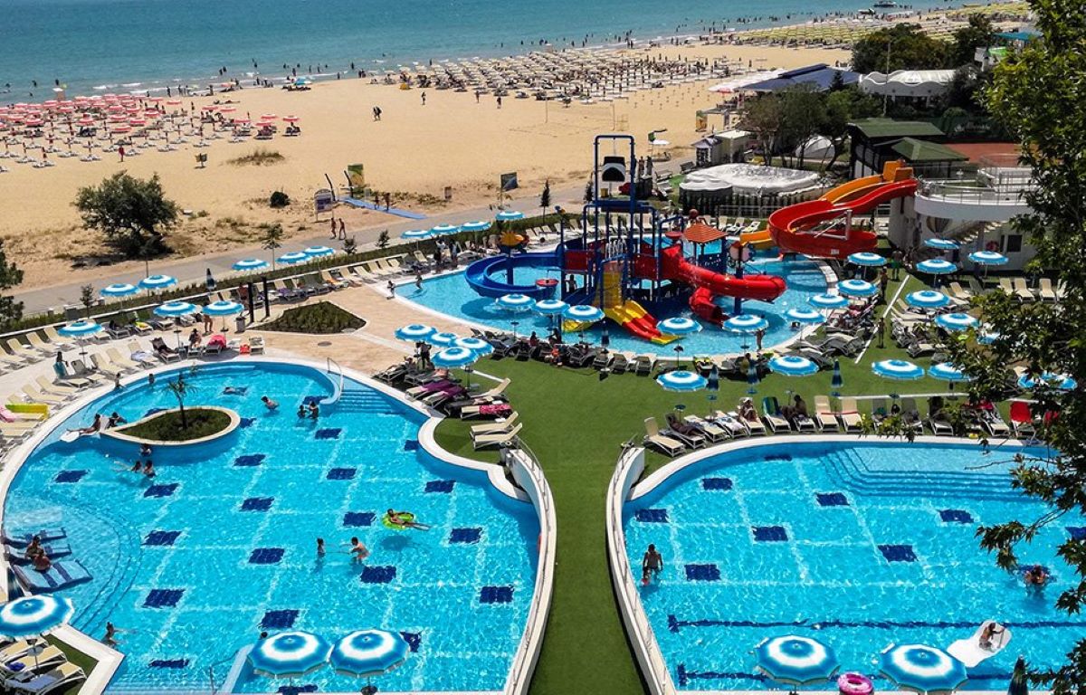 Hotel Maritim Paradise Blue-Kompleks bazena.jpg