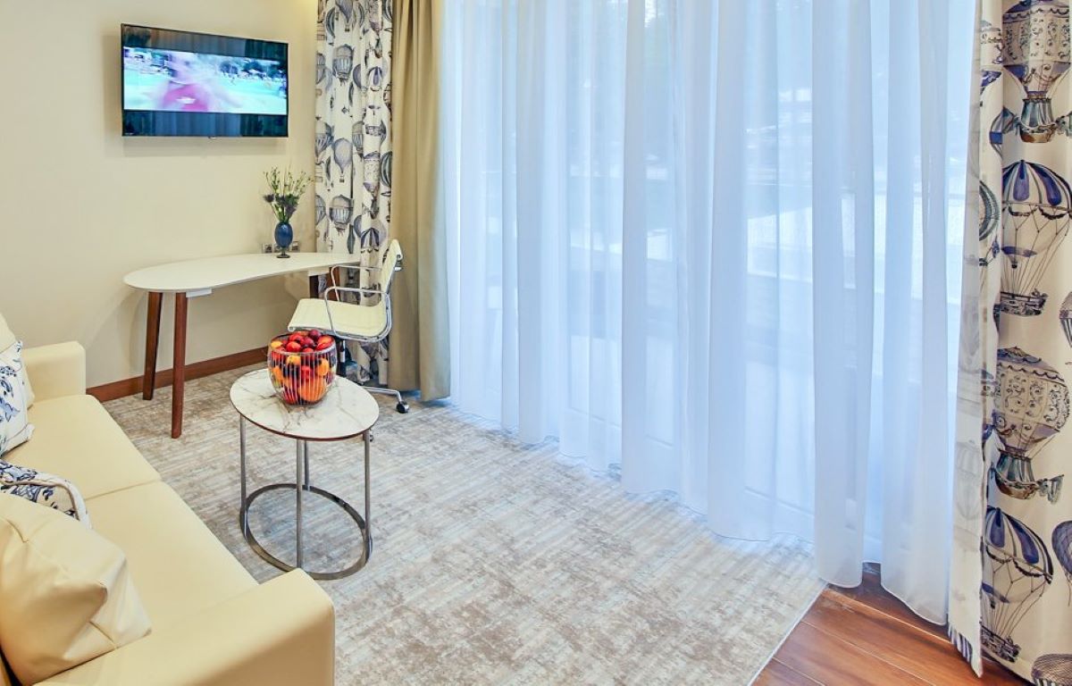 Maritim Hotel Paradise Blue-Deluxe suite pogled more ili park.jpg