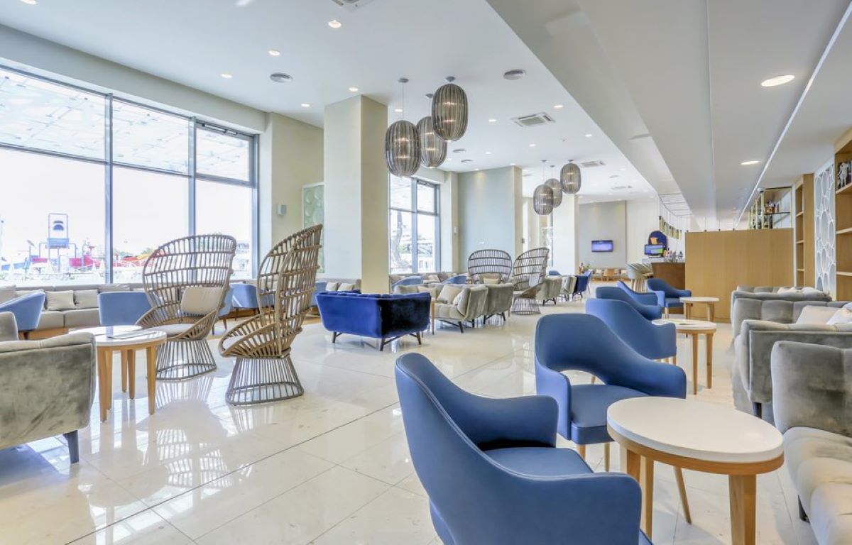 Maritim Hotel Paradise Blue-Lobby.jpg