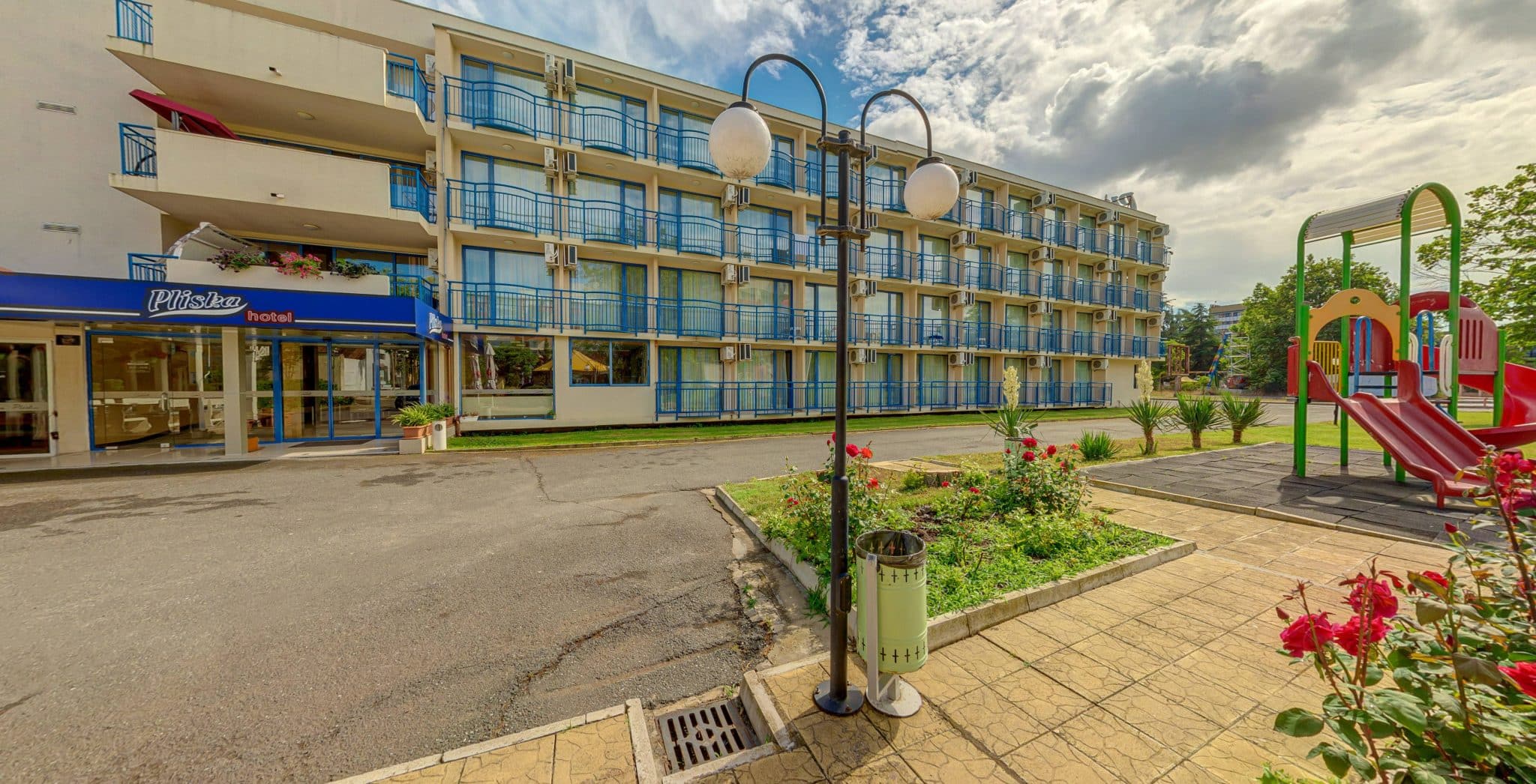 Pliska Hotel-Hotel spolja.jpg
