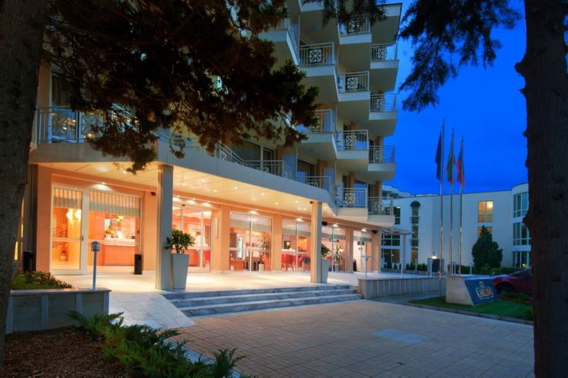 Hotel Karlovo-Nocni izgled.jpg