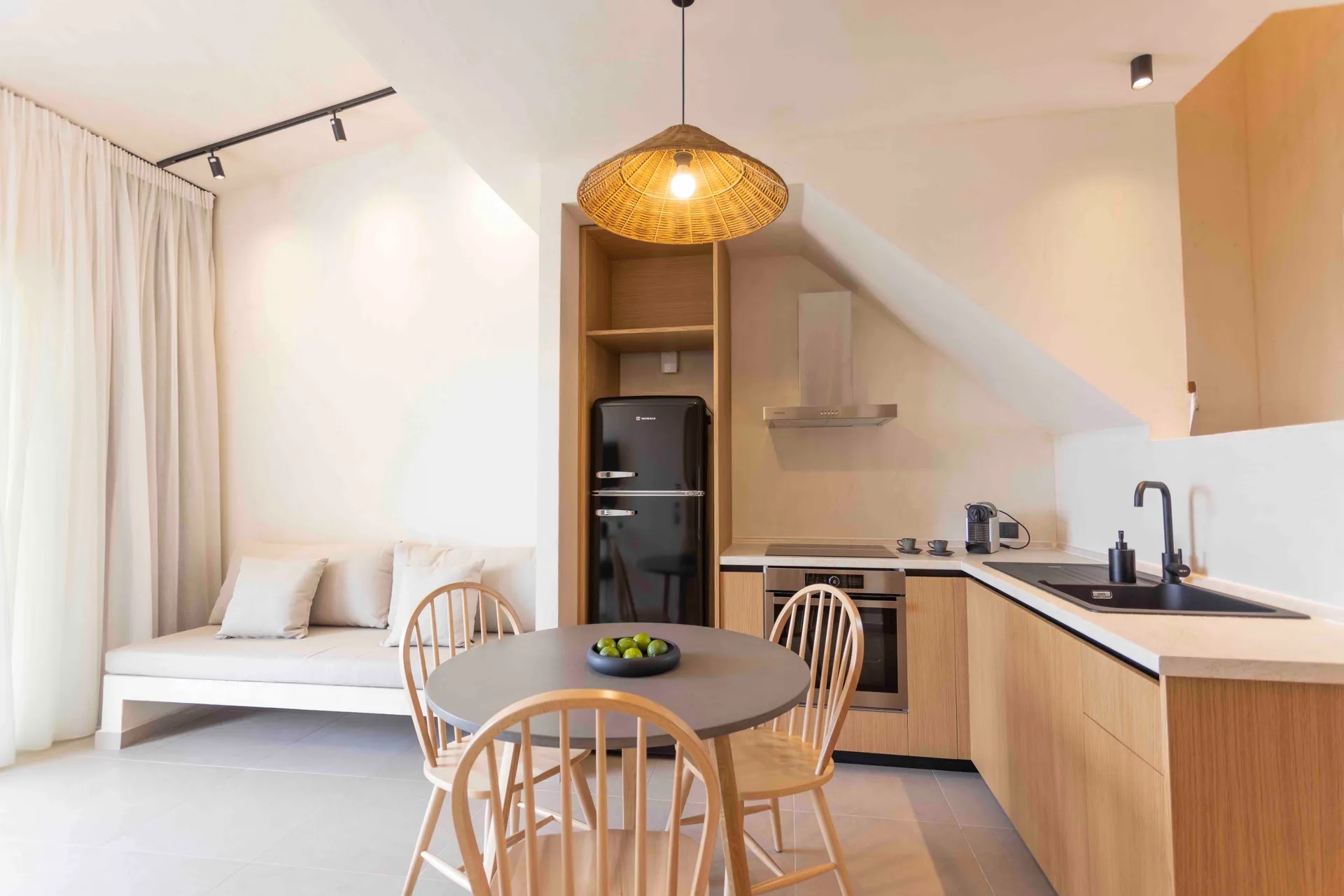Pnoes Luxury Suites-Deluxe Suite Split Level.jpg