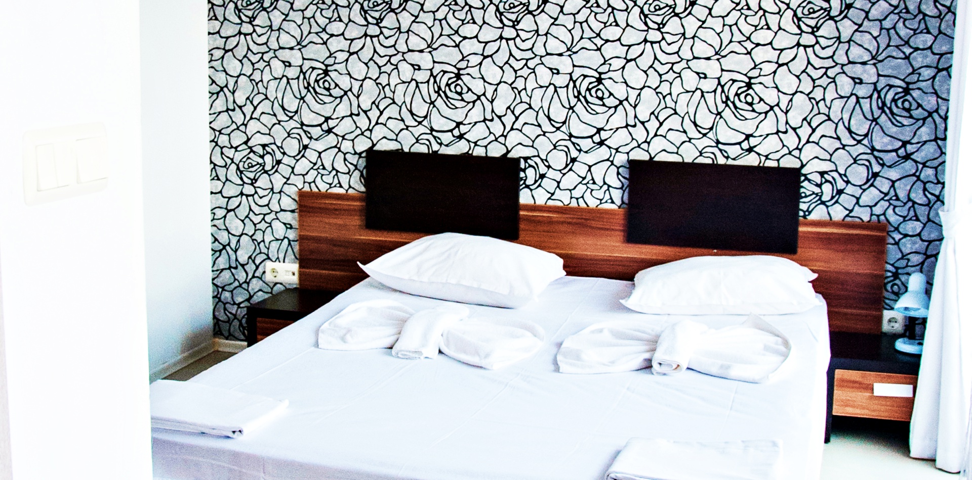 Hotel Holiday Complex Rainbow 3-Standardna soba.jpg