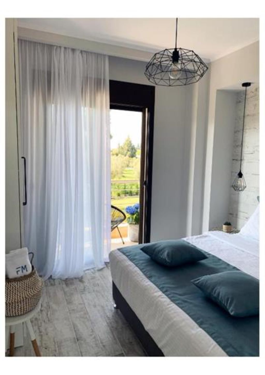 Friday Mood Hotel-Vila spavaca soba.jpg