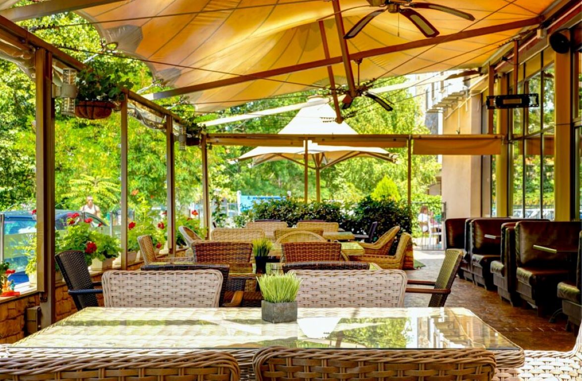 Hotel Saint Valentine-Terasa restorana.jpg