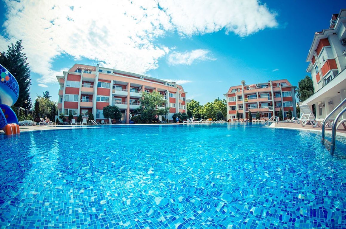 Hotel Sunny Beach Apart-Bazen.jpg