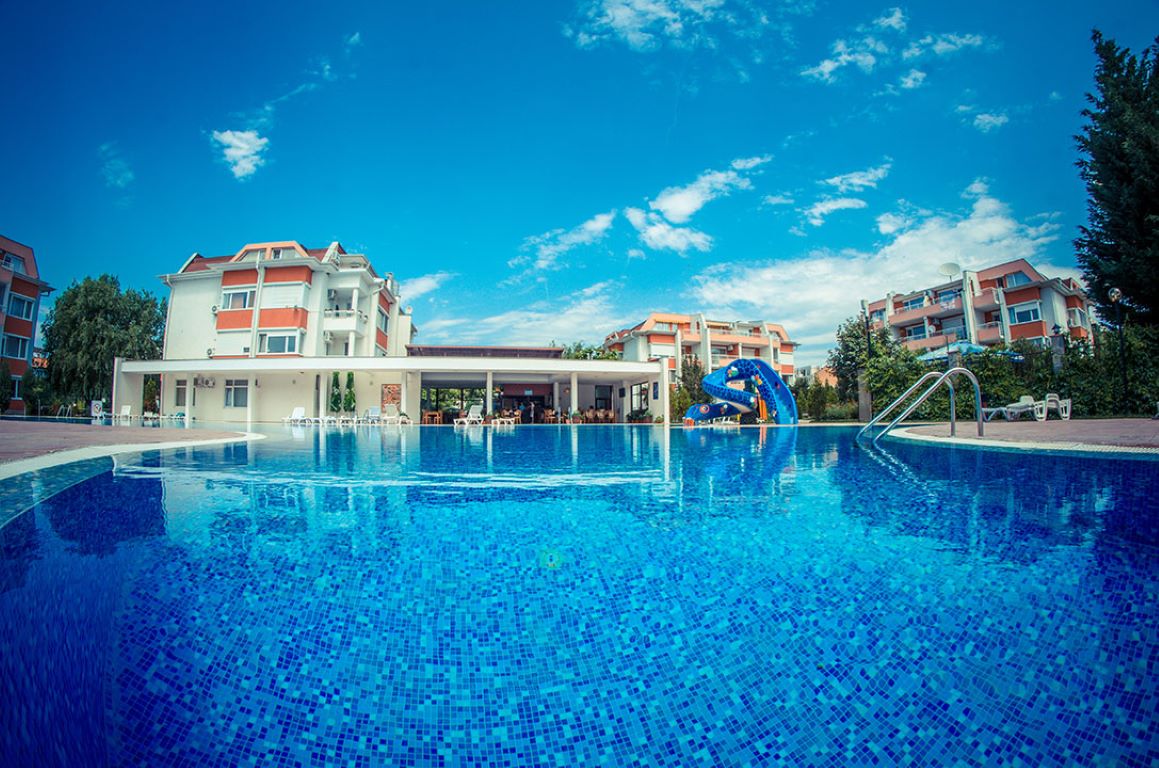 Sunny Beach Apart-Bazen.jpg