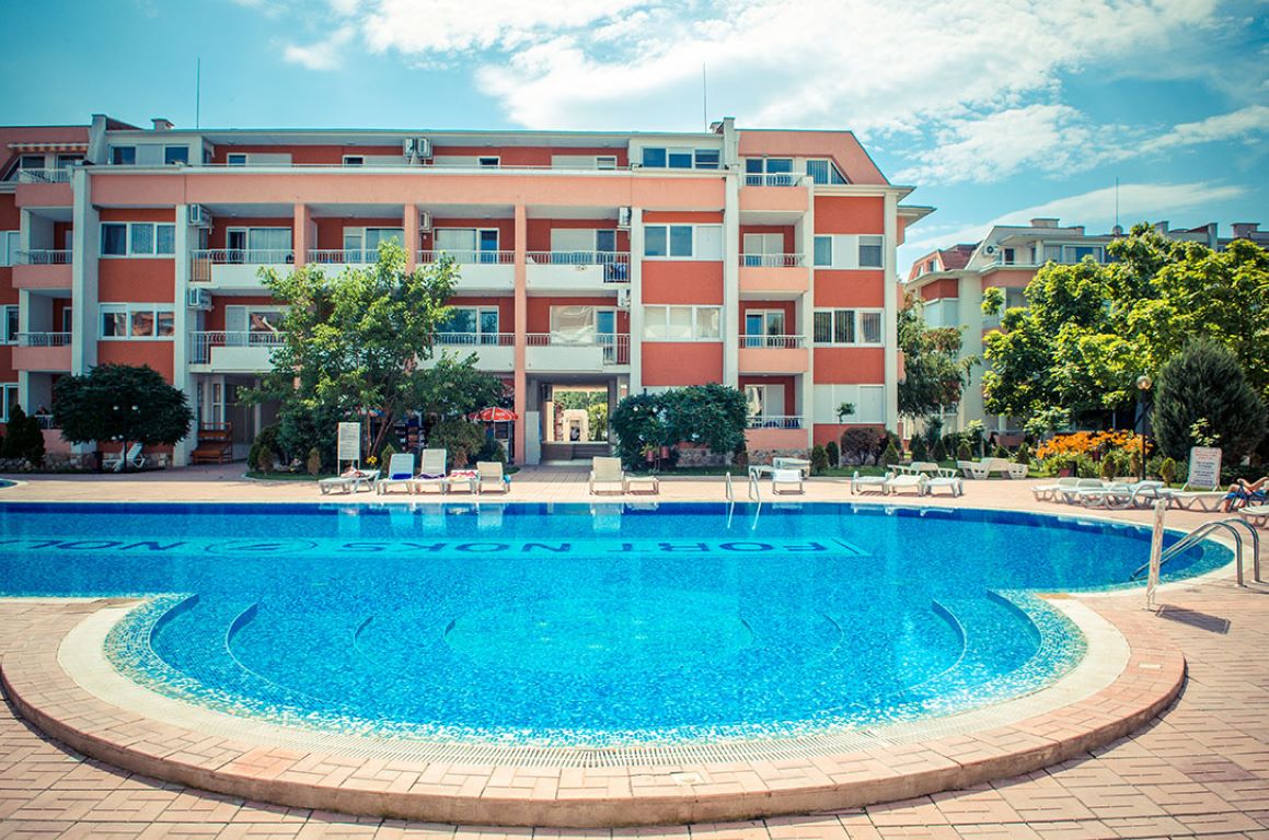 Sunny Beach Apart Hotel-Bazen.jpg