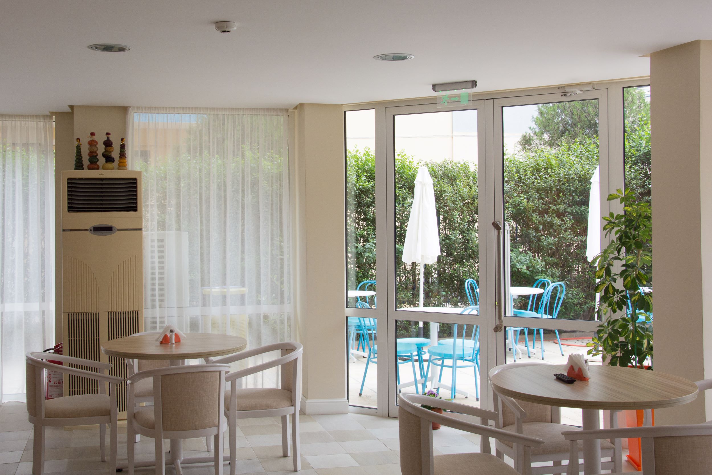 Sunny Residence Apart-Lobby.jpg