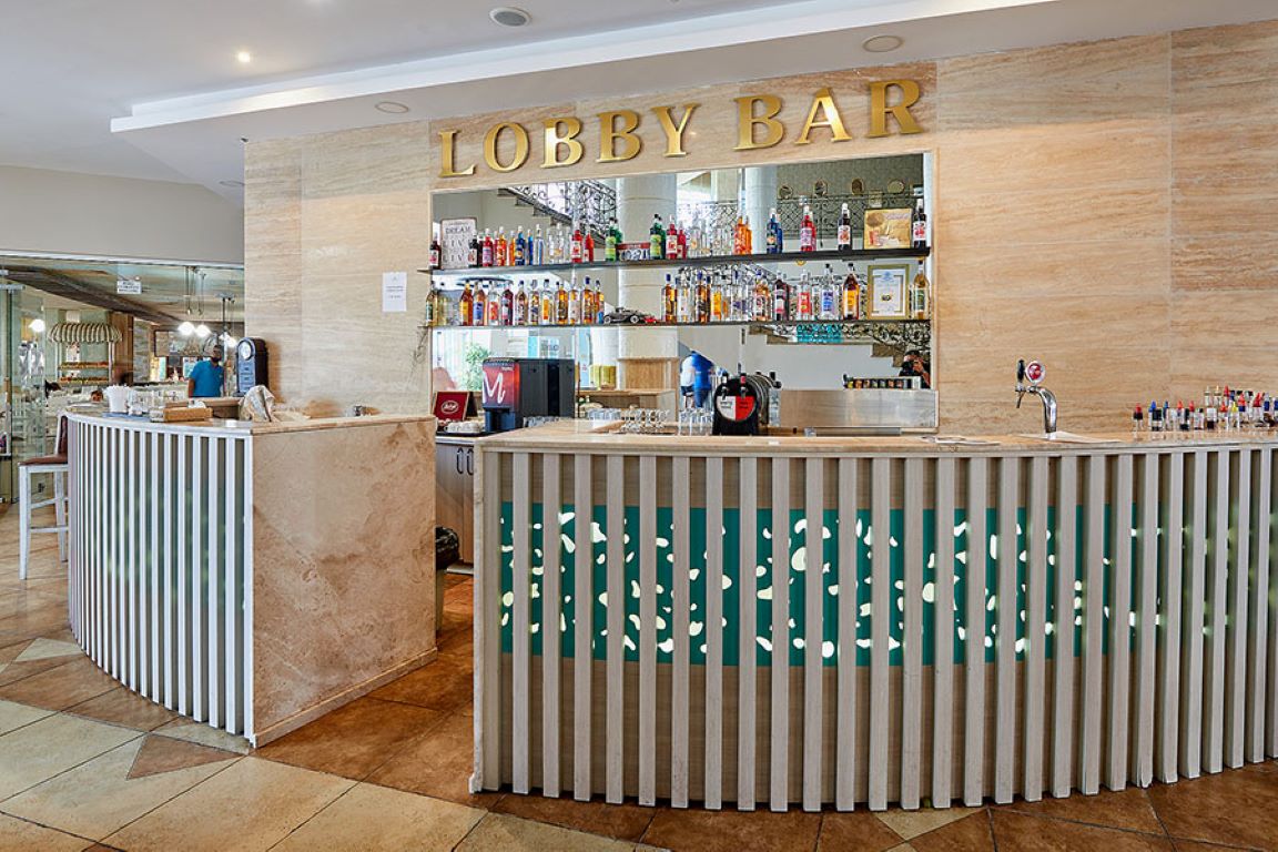 Hotel Imperial Resort-Lobby bar.jpg