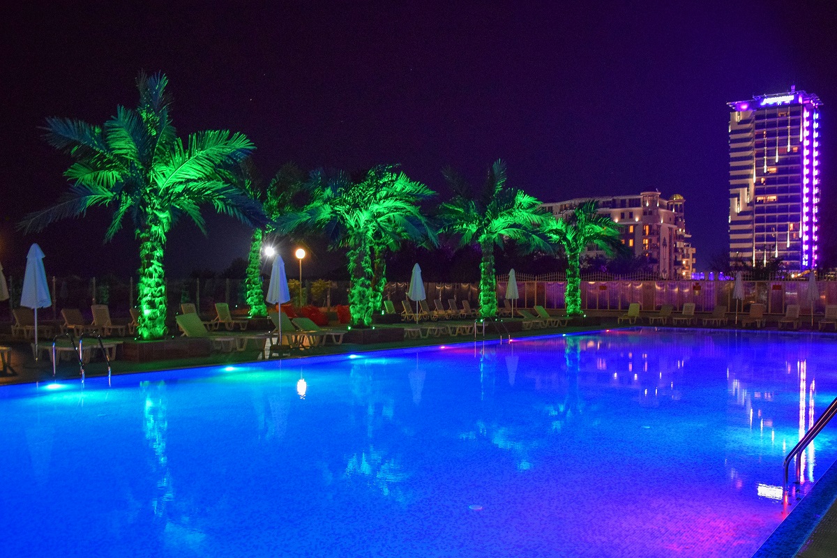 Europa Hotel-Bazen.jpg