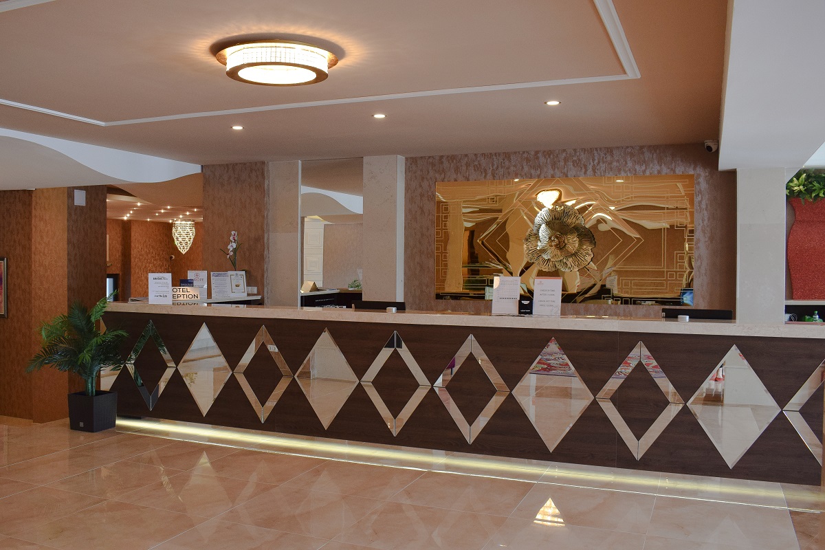 Hotel Europa-Rececoija.jpg