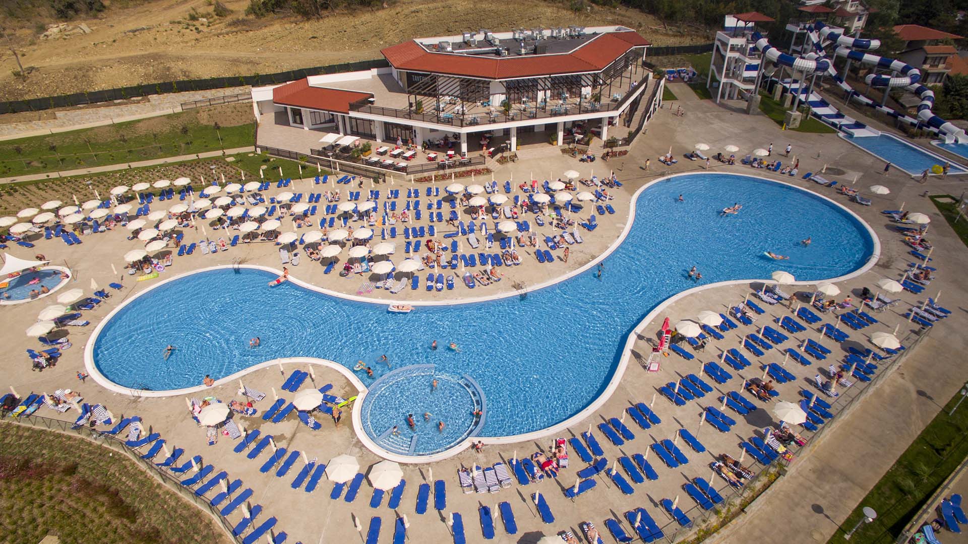 Hotel Nevis Resort-Kompleks bazena.jpg