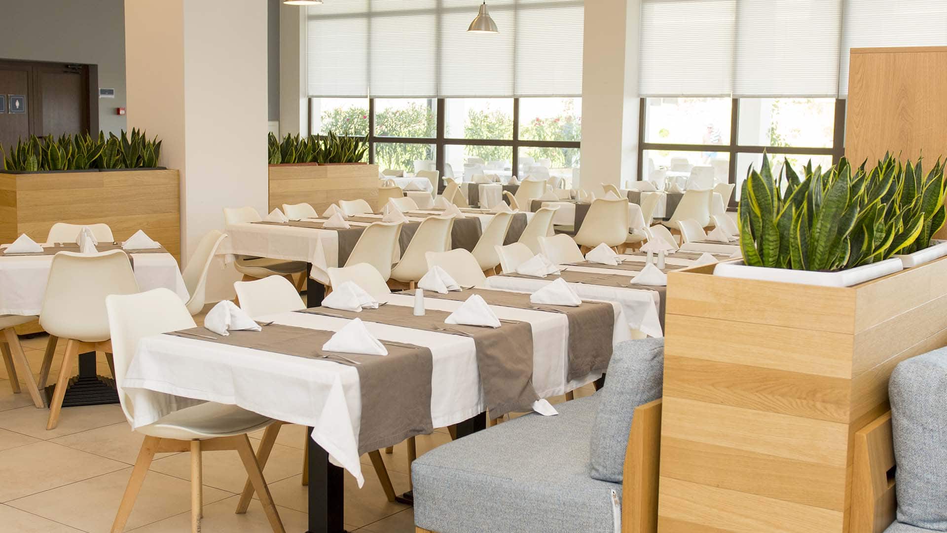 Nevis Resort Hotel-Restoran.jpg