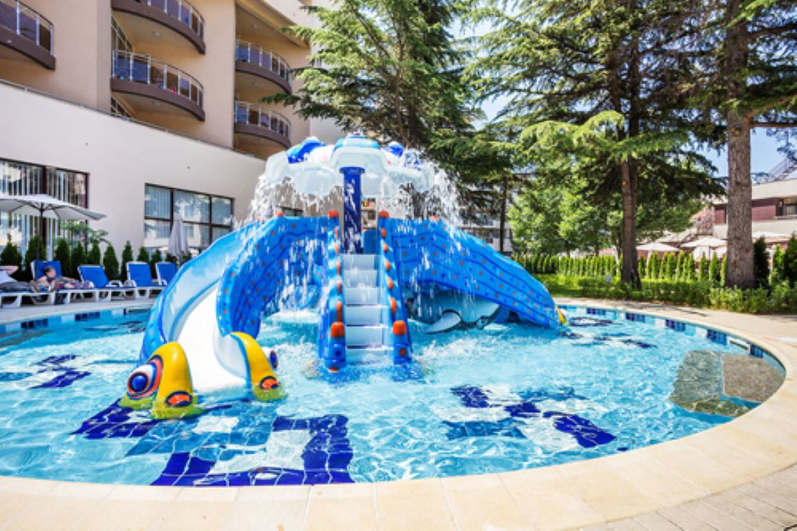 Hotel Laguna Park & Aqua Club-Deciji tobogani.jpg