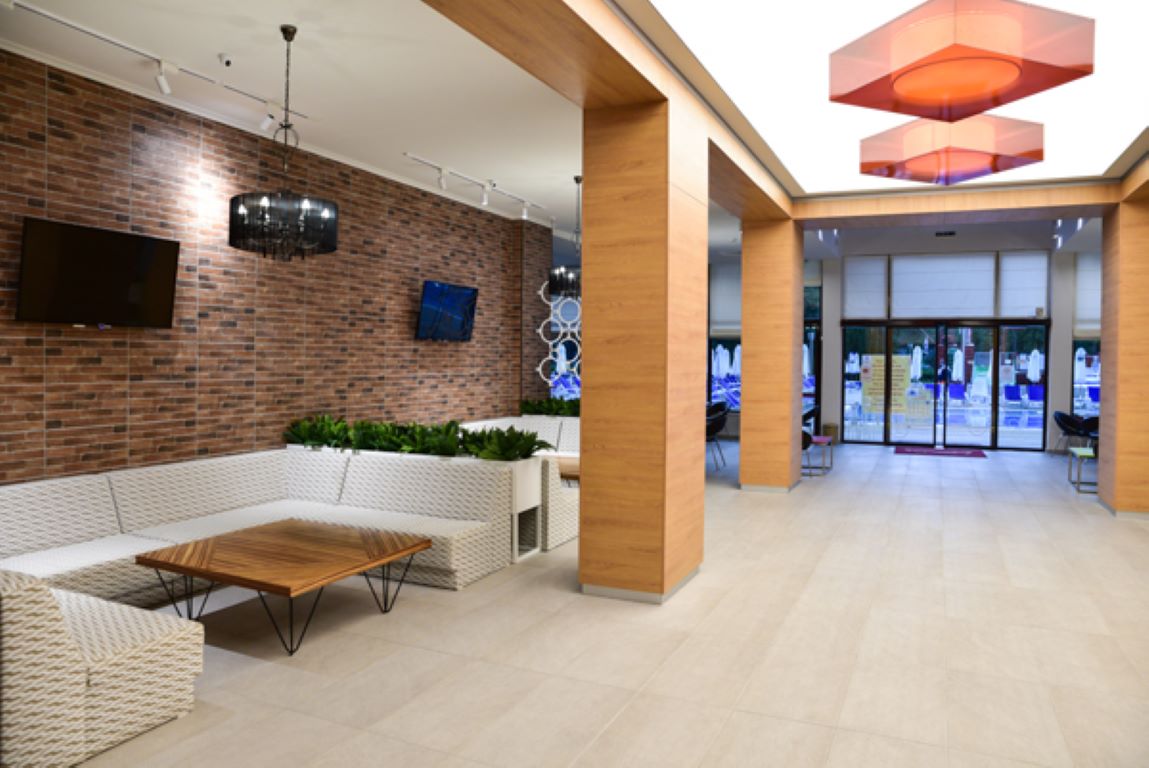 Laguna Park & Aqua Club Hotel-Lobby.jpg