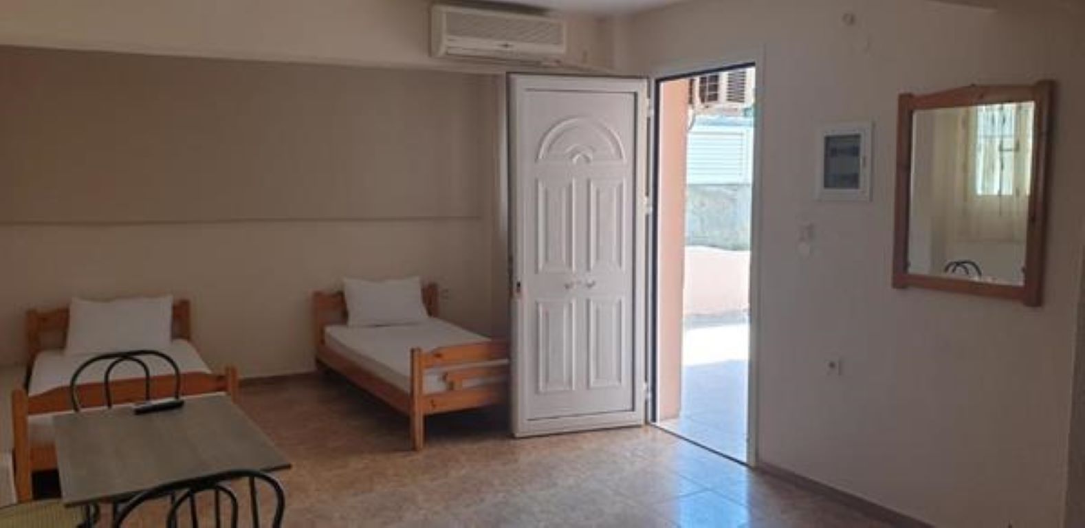 Sunday Mood-Ulaz u apartman.jpg