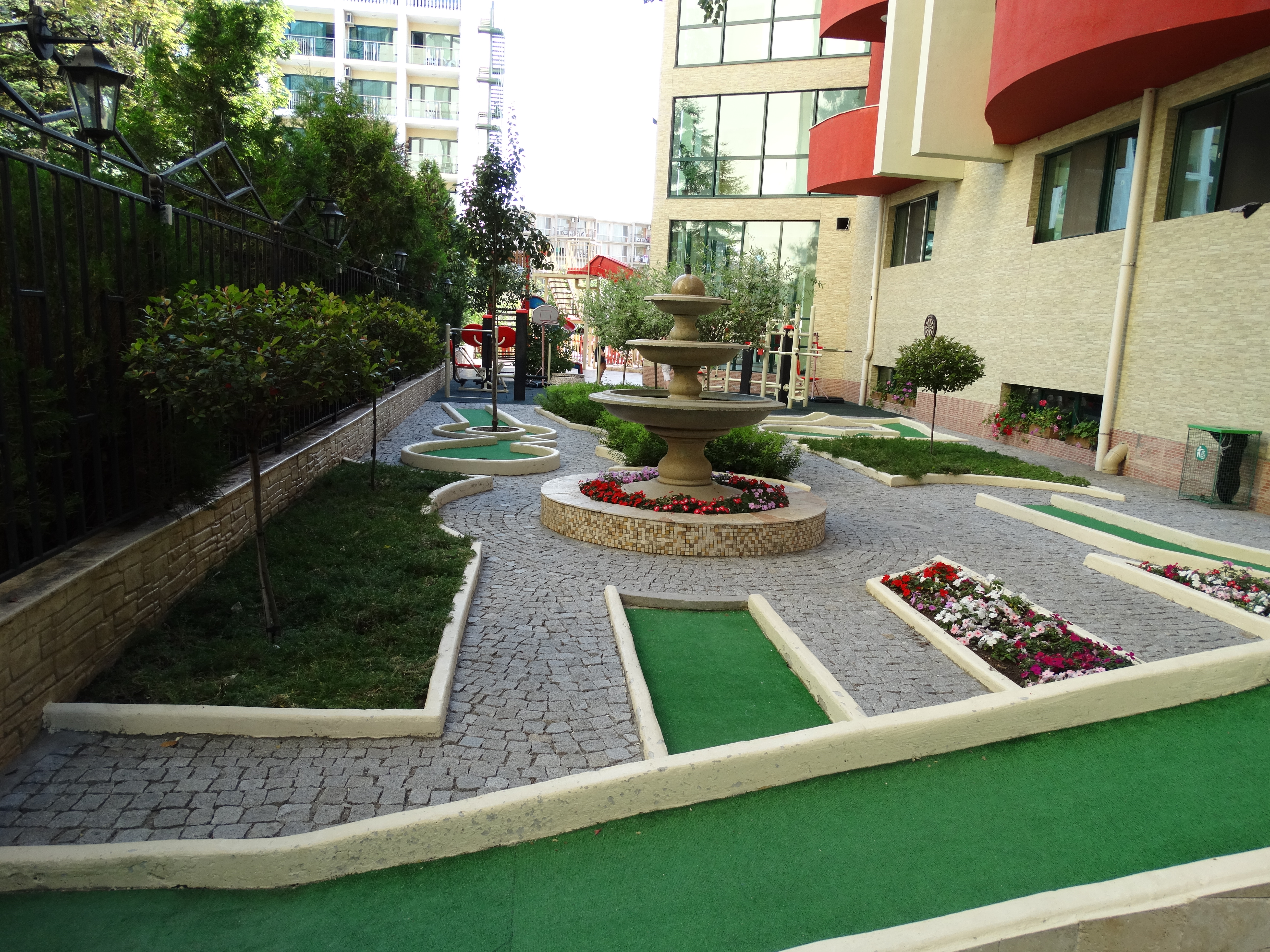 Mena Palace Hotel-Mini golf.JPG