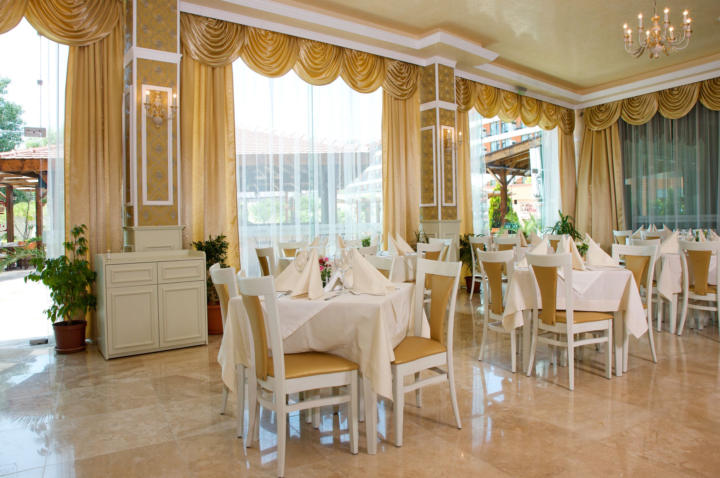 Mena Palace Hotel-Restoran.jpg