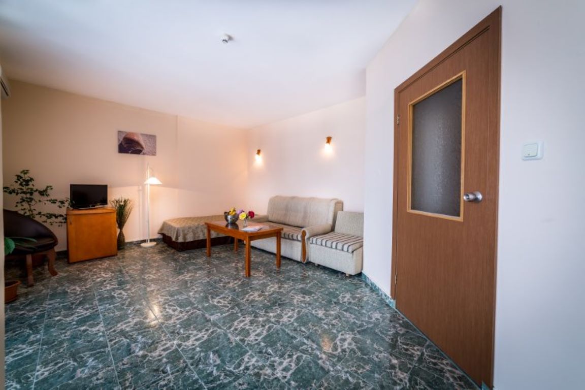Hotel Kavkaz-Apartman.jpg