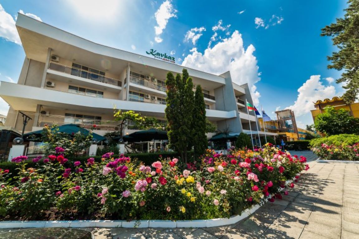 Hotel Kavkaz-Hotel spolja.jpg