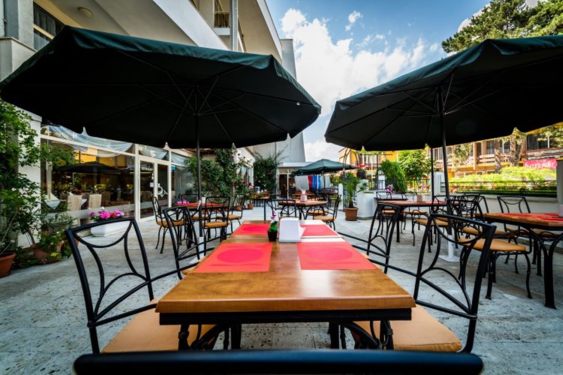 Kavkaz Hotel-Kafe bar.jpg