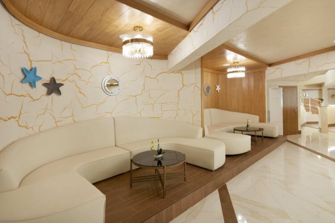 Kavkaz Hotel-Lobby.jpg
