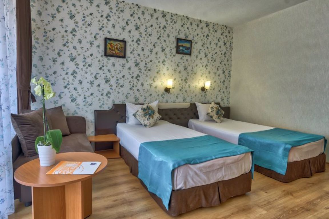 Kavkaz Hotel-Standardna soba.jpg